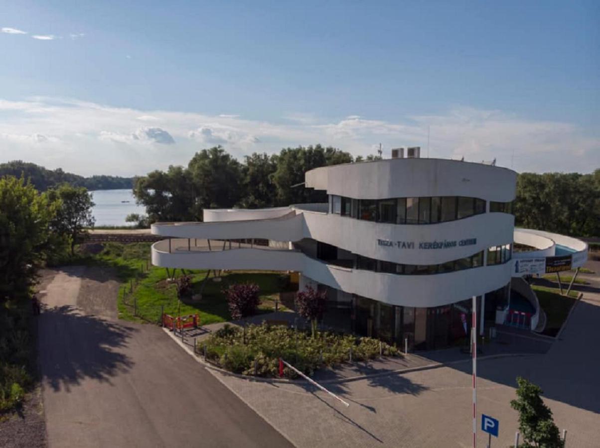 Opustisza7 Apartman Tiszafüred Exteriör bild